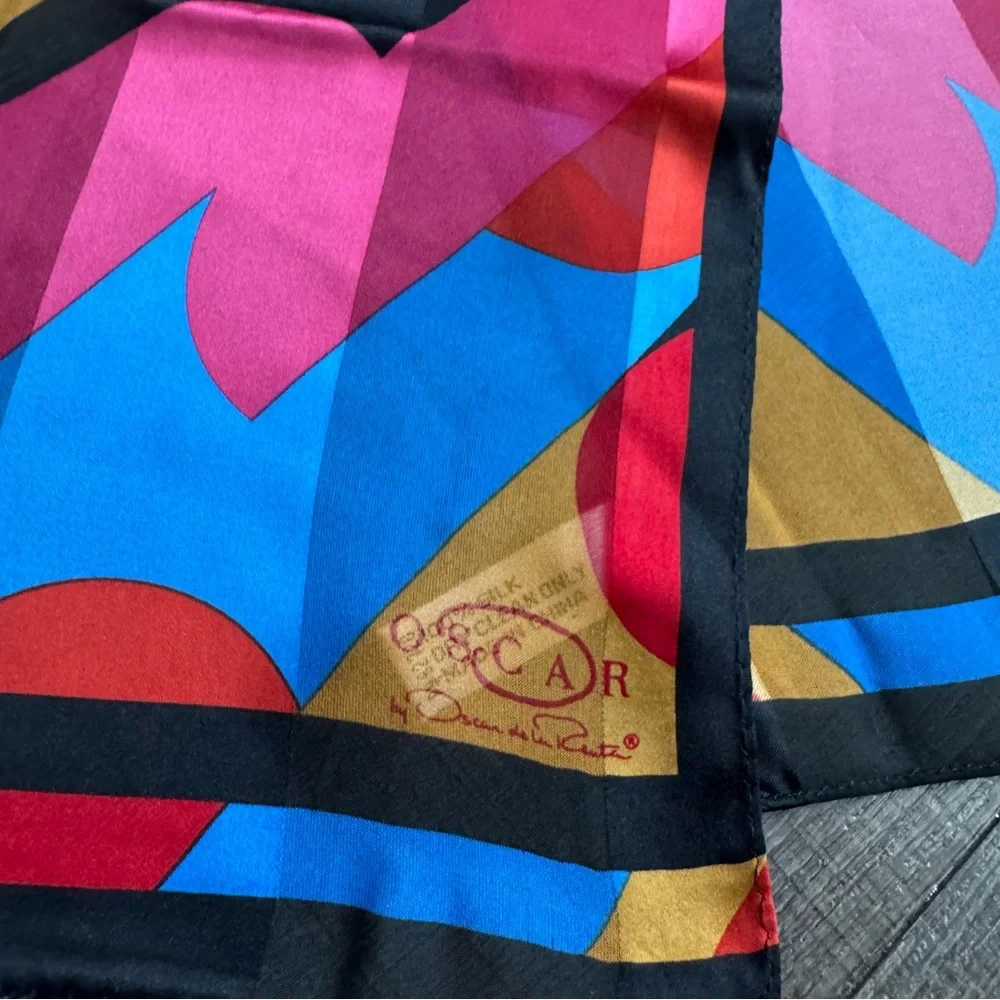 Oscar de la Renta Silk Scarf with Geometric Design - Picture 2 of 5